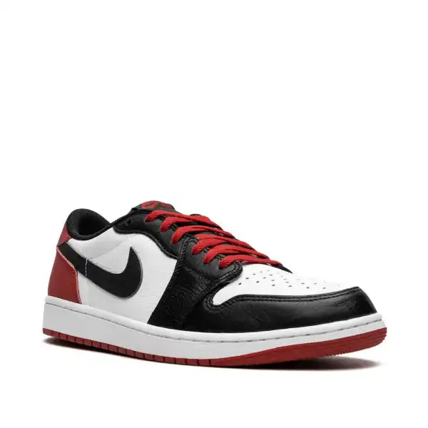 Jordan 1 Retro Low OG Black Toe