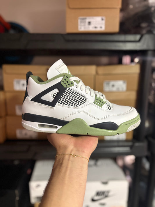 Air Jordan 4 Retro